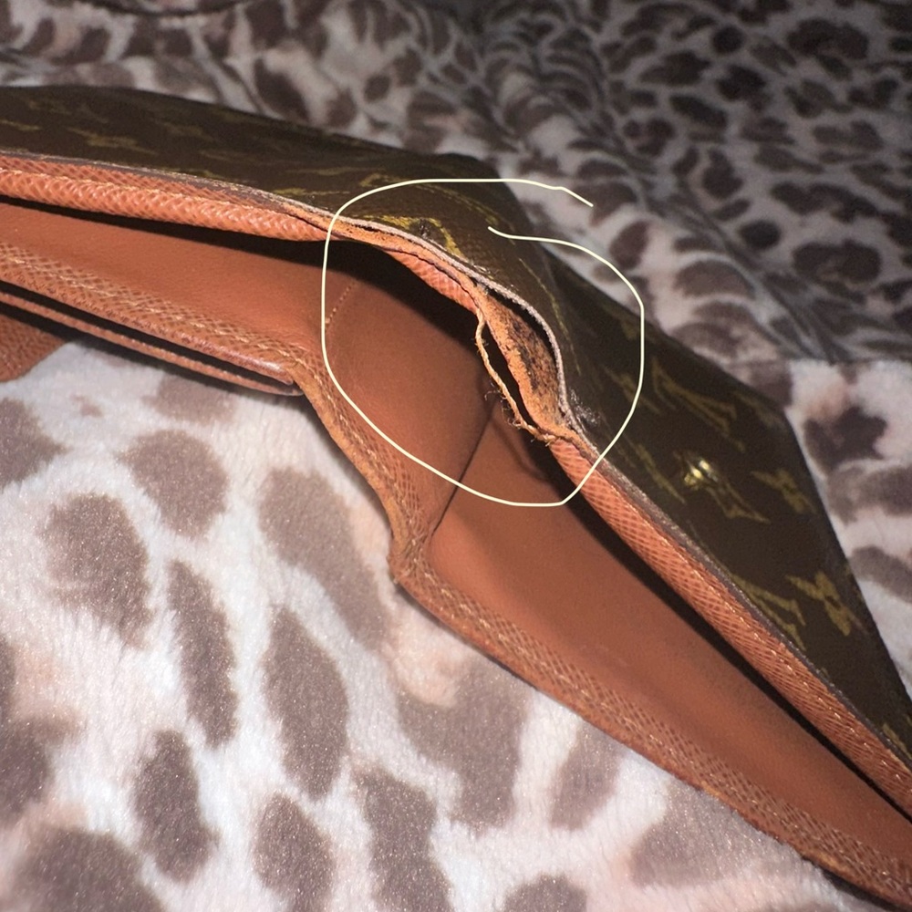 Authentic Louis Vuitton monogram wallet - Picture 11 of 14